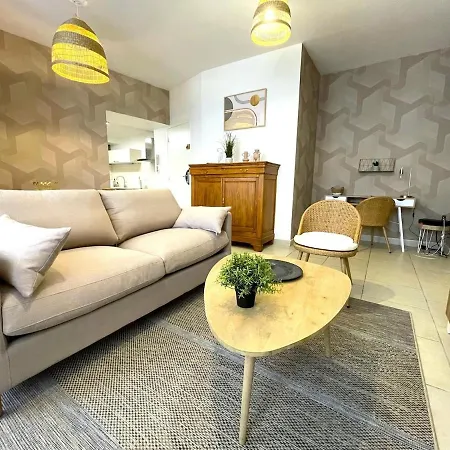 Spacieux T2 - Calme Et Confort En Hypercentre D'arras Apartmán